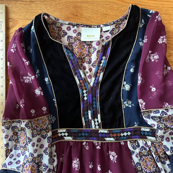 Beautiful dress like new - Picture 9 of 12